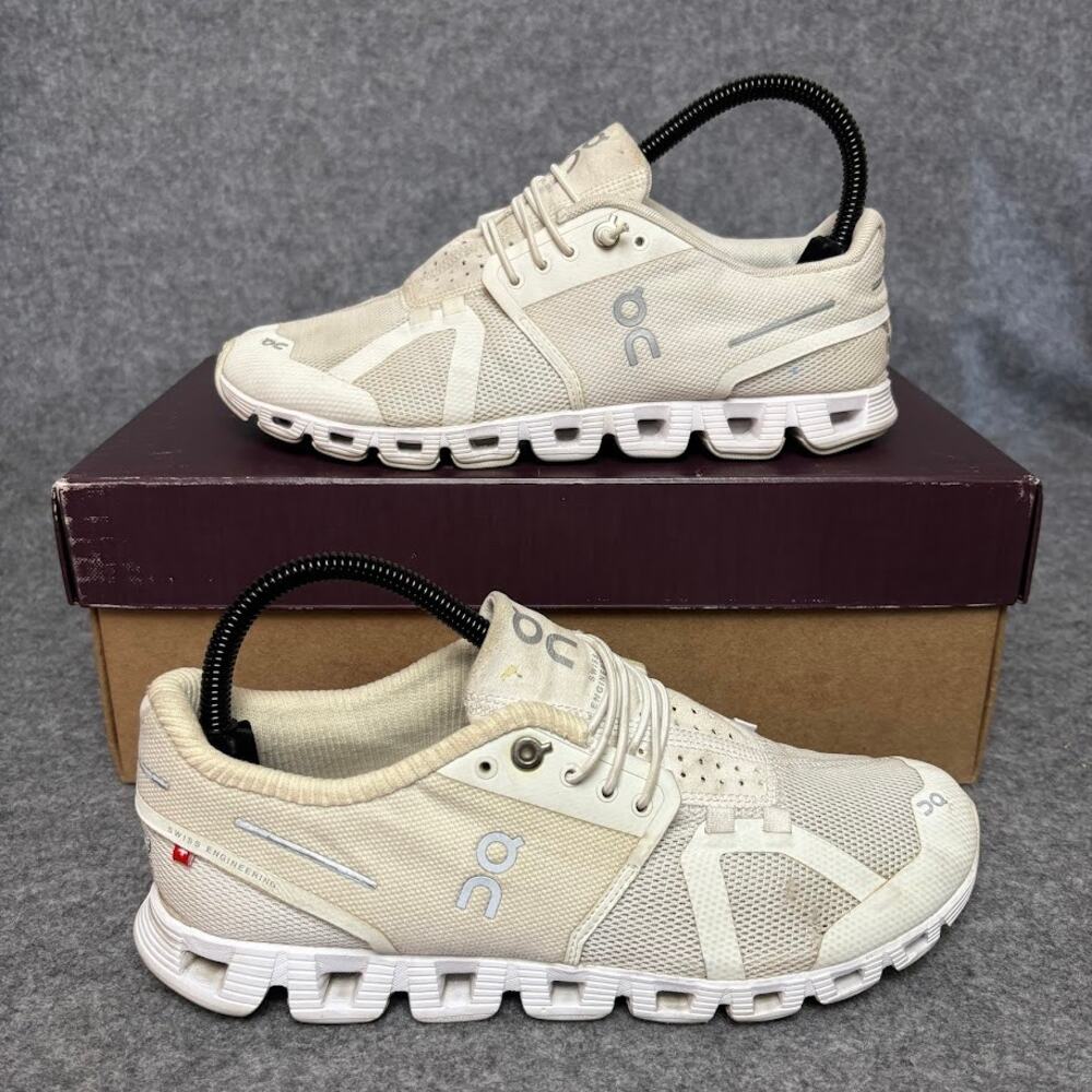 On Cloud 5 All White Athletic Sneakers Trainer Running Shoes Womens Size 8 US